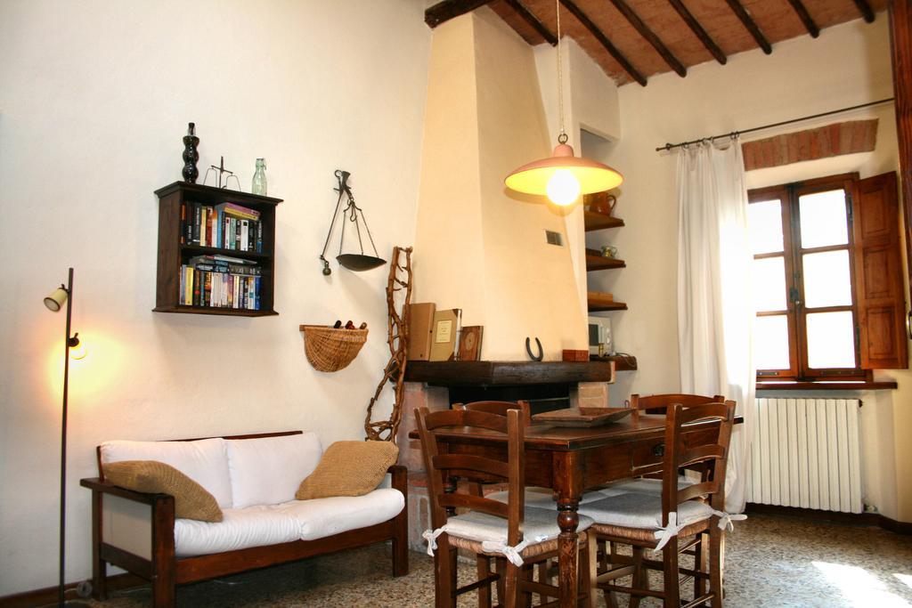 Agriturismo Poggio Salvi Sovicille Rum bild